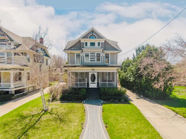 $459,900 | 1021 Washington Avenue, Oshkosh, WI 54901