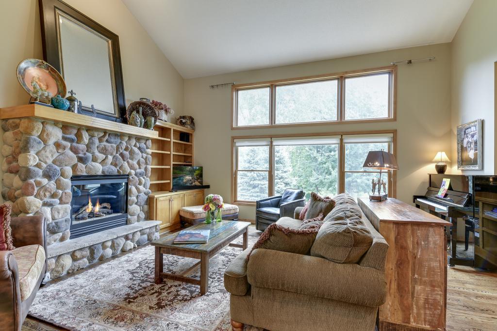 1399 Hunters Ridge Lino Lakes, MN 55038 - Photo 4 of 24 Gallery Image 4