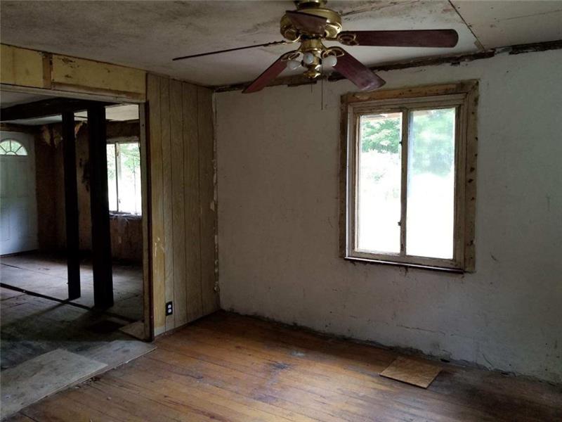 1025 Stevenson Road Grove City, PA 16127 - Photo 2 of 10
