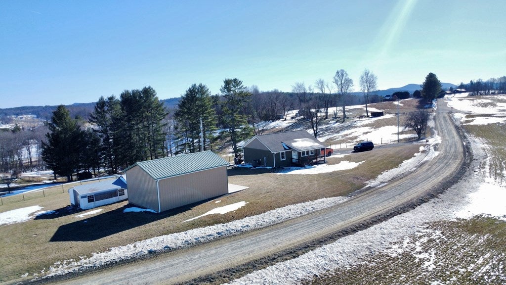 539 Crestview Road Galax, VA 24333 - Photo 33 of 46 Gallery Image 33