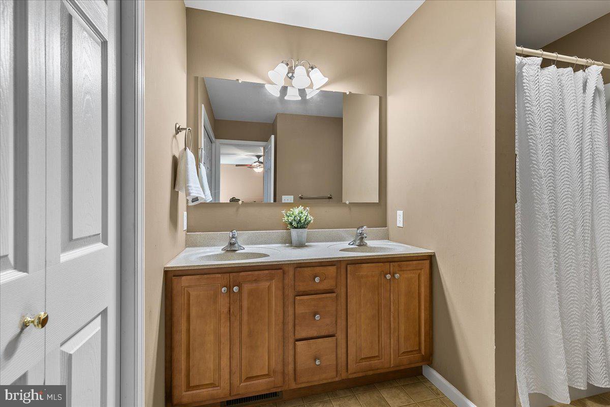 794 Wallingford Road Lititz, PA 17543 - Photo 32 of 67 first floor owners' suite