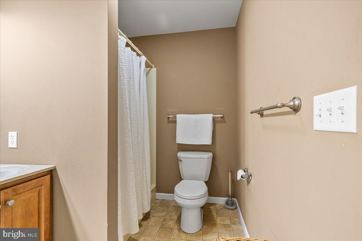 794 Wallingford Road Lititz, PA 17543 - Photo 33 of 67 first floor owners' suite