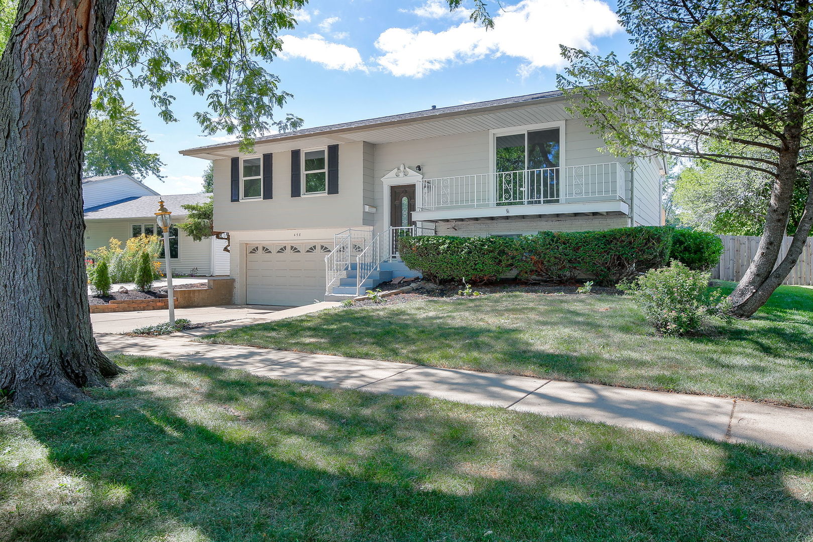458 White Pine Road Buffalo Grove, IL 60089 - Photo 2 of 25 a view of a house with a yard