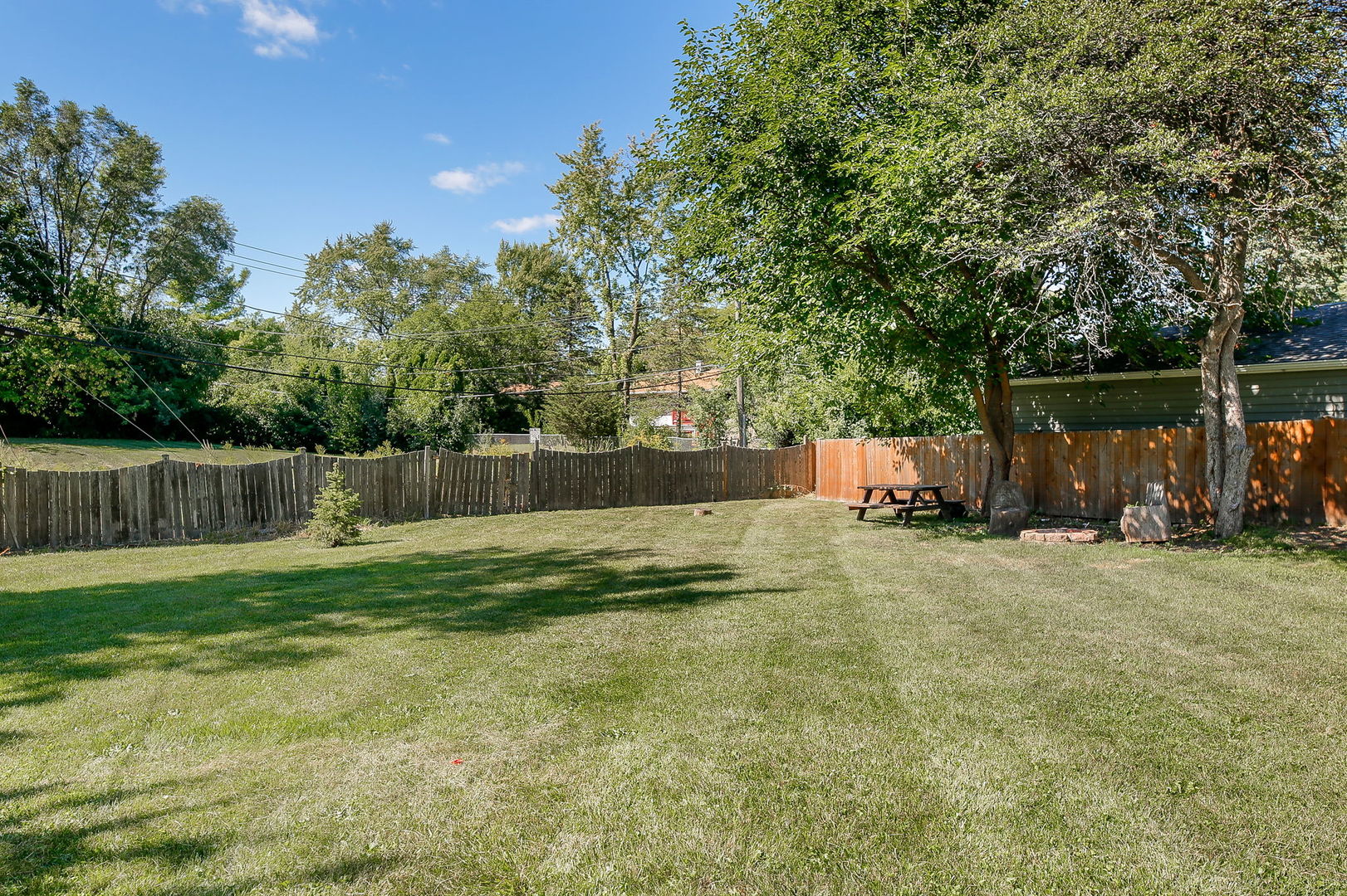458 White Pine Road Buffalo Grove, IL 60089 - Photo 25 of 25 a view of a backyard with green space