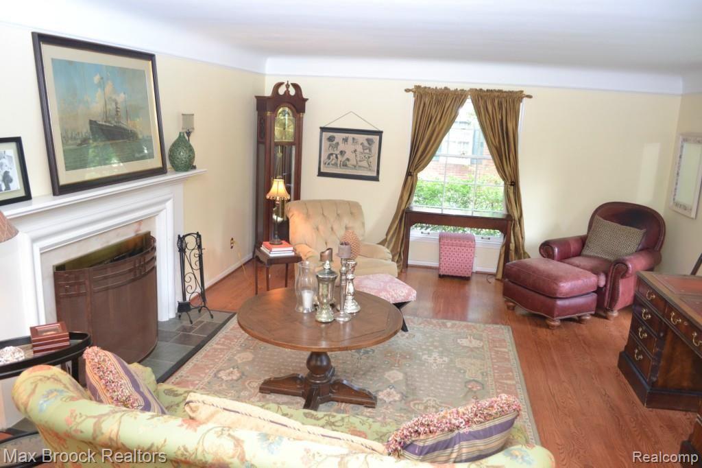 2515 Amberly Road Bloomfield Hills, MI 48301 - Photo 20 of 26 DSC_0225.jpg