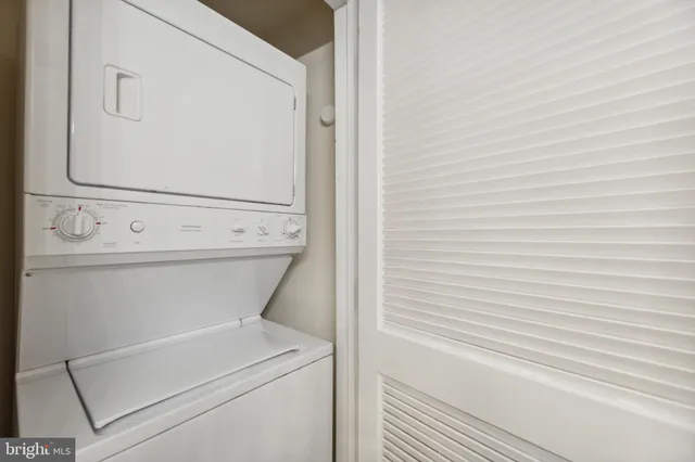 a close up view of a washer and dryer