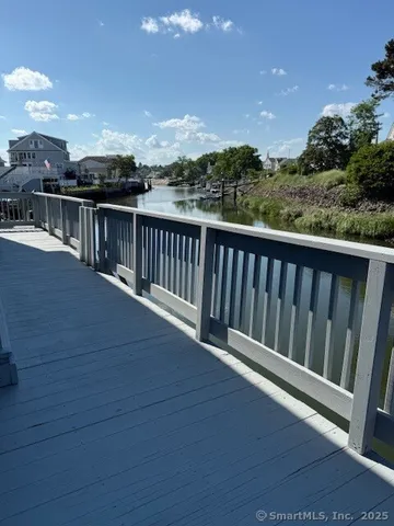 a view of deck and city view