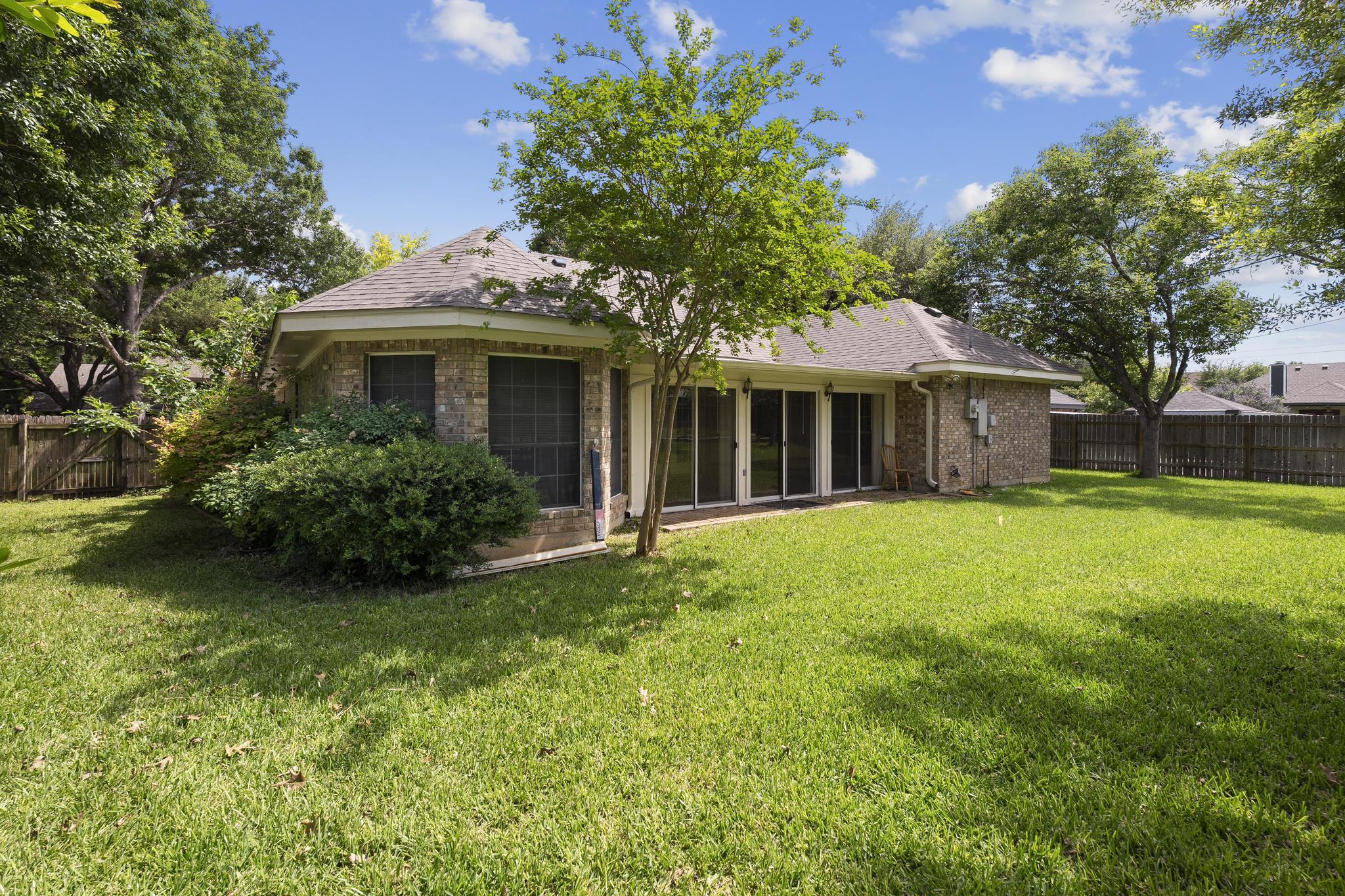 1906 Meadow Ridge Drive Taylor, TX 76574 - Photo 23 of 24