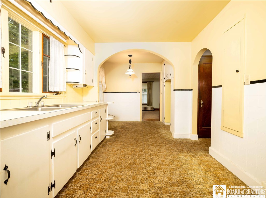 17 Lodi Street Hanover, NY 14062 - Photo 11 of 33 Kitchen to dining area