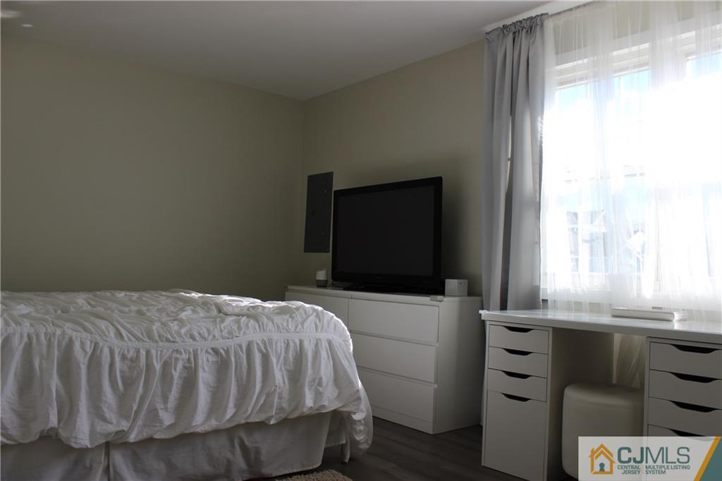 28 Rainford Road Edison, NJ 08820 - Photo 12 of 25 Gallery Image 12