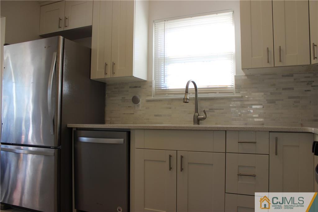 28 Rainford Road Edison, NJ 08820 - Photo 7 of 25 Gallery Image 7