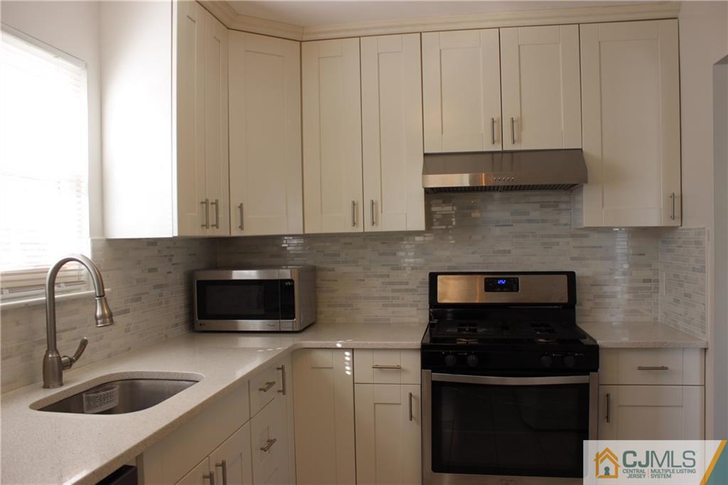 28 Rainford Road Edison, NJ 08820 - Photo 10 of 25 Gallery Image 10