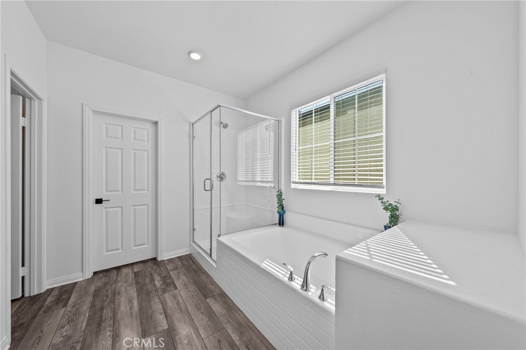 45123 Quicksilver Road Lake Elsinore, CA 92532 - Photo 26 of 42 Primary Bathroom