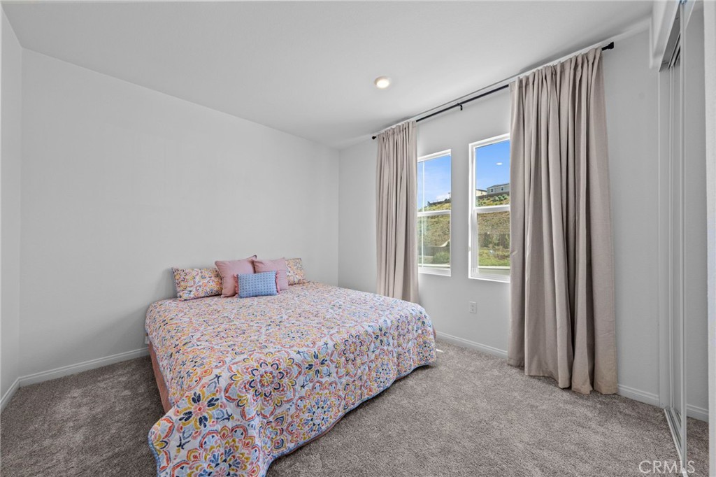 45123 Quicksilver Road Lake Elsinore, CA 92532 - Photo 27 of 42 Secondary Bedroom