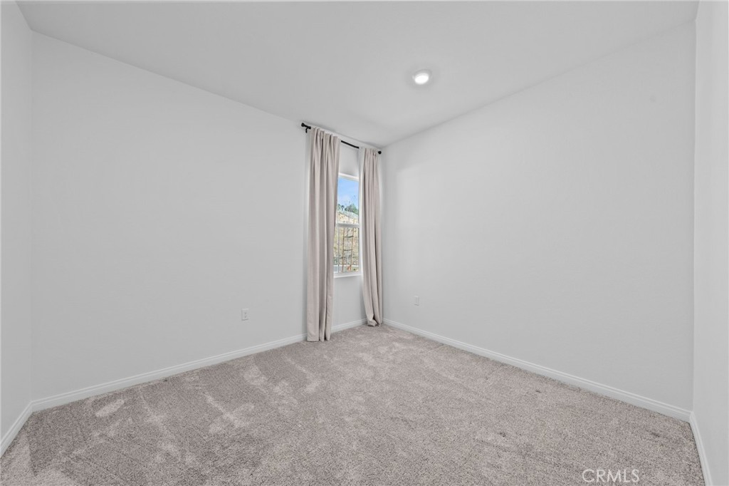 45123 Quicksilver Road Lake Elsinore, CA 92532 - Photo 31 of 42 Seconary Bedroom