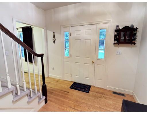 78 Rathbun Road Natick, MA 01760 - Photo 2 of 29 Gallery Image 2