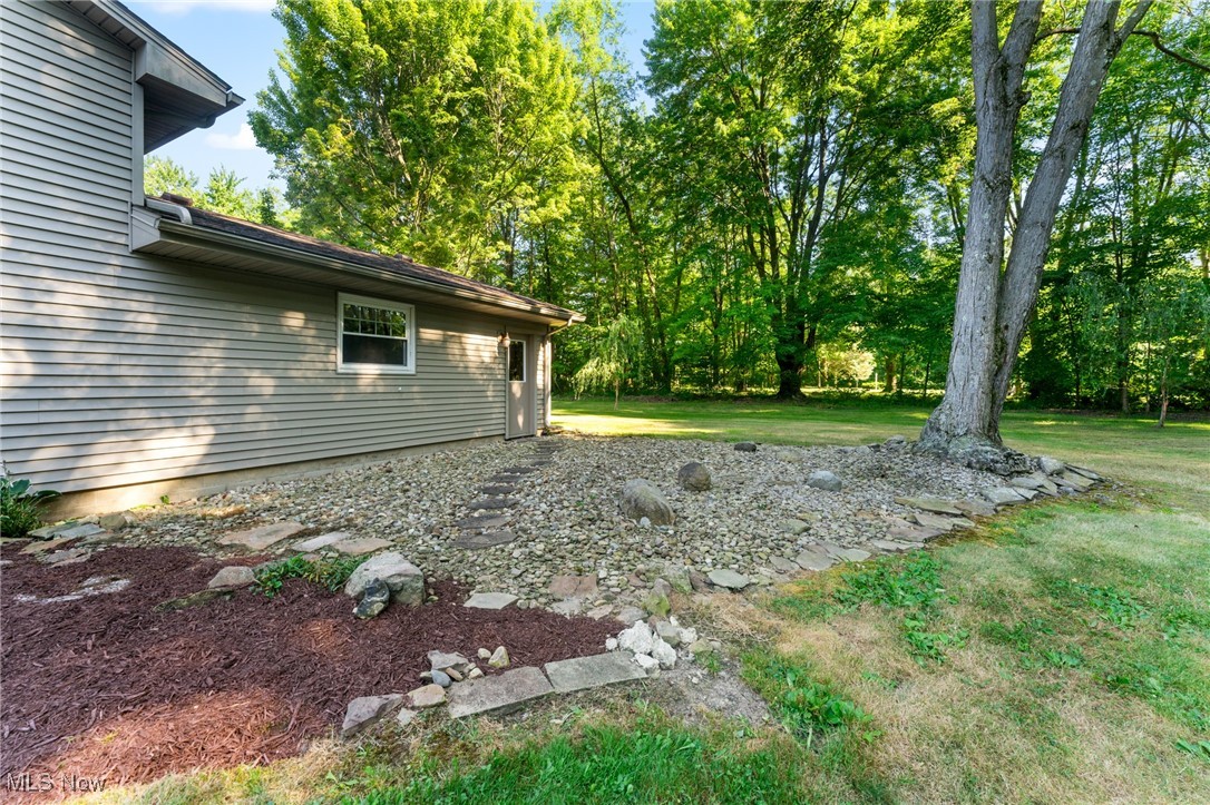 5059 Phillips Rice Road Cortland, OH 44410 - Photo 31 of 34 Gallery Image 31