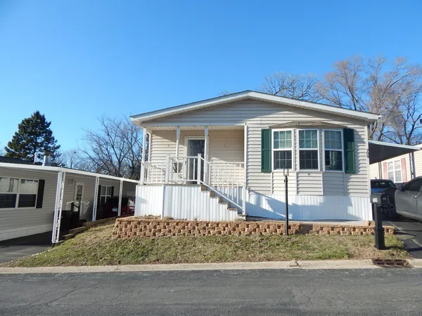$165,000 | 709 Hillcrest Lane, Crystal Lake, IL 60014