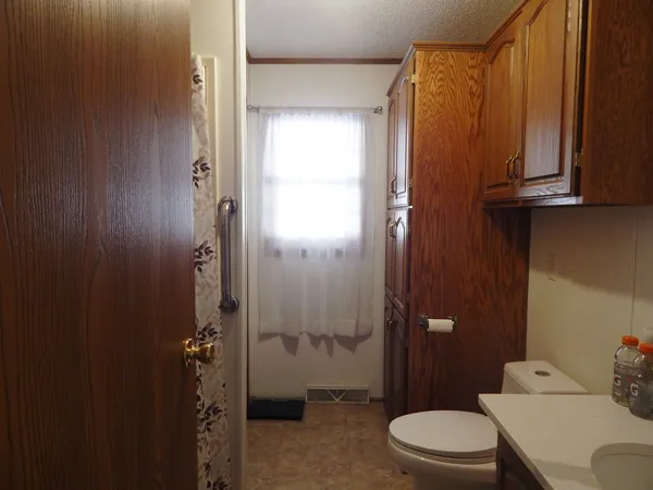 $165,000 | 709 Hillcrest Lane, Crystal Lake, IL 60014