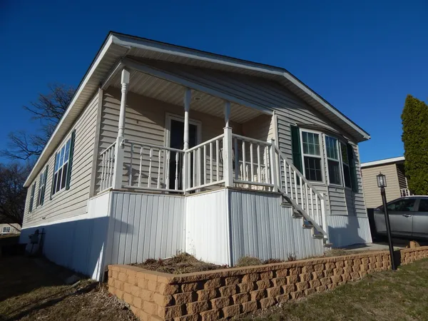 $165,000 | 709 Hillcrest Lane, Crystal Lake, IL 60014