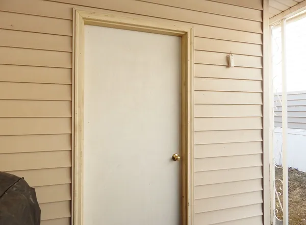$165,000 | 709 Hillcrest Lane, Crystal Lake, IL 60014