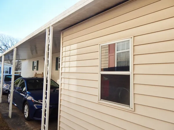 $165,000 | 709 Hillcrest Lane, Crystal Lake, IL 60014