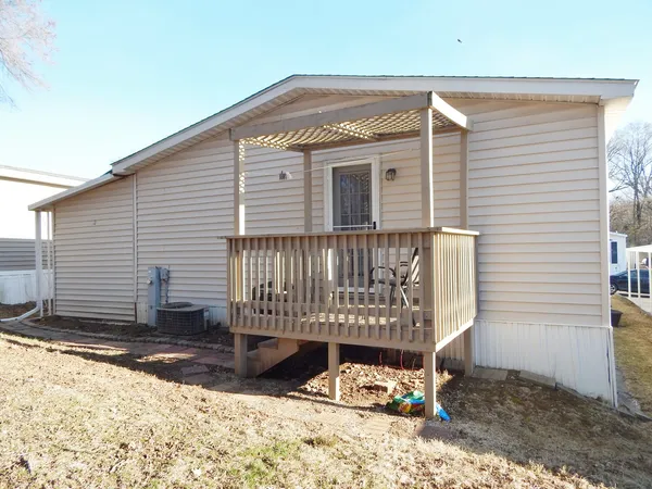 $165,000 | 709 Hillcrest Lane, Crystal Lake, IL 60014