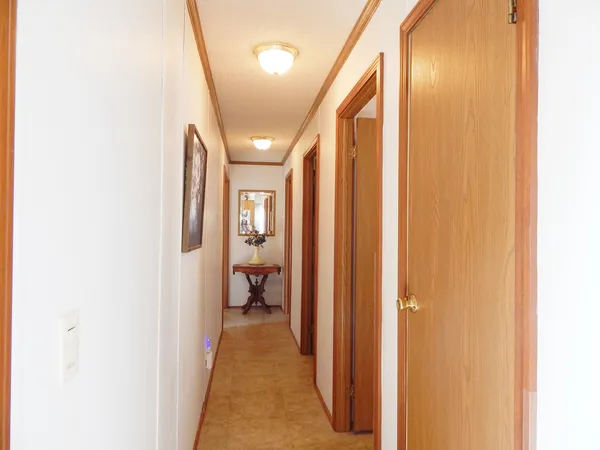 $165,000 | 709 Hillcrest Lane, Crystal Lake, IL 60014