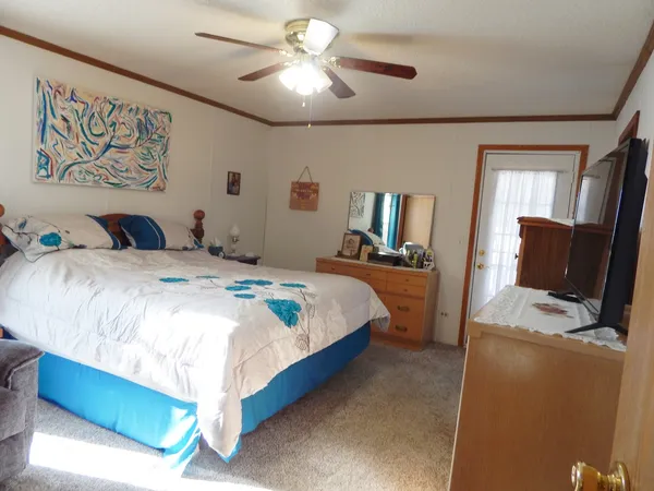 $165,000 | 709 Hillcrest Lane, Crystal Lake, IL 60014