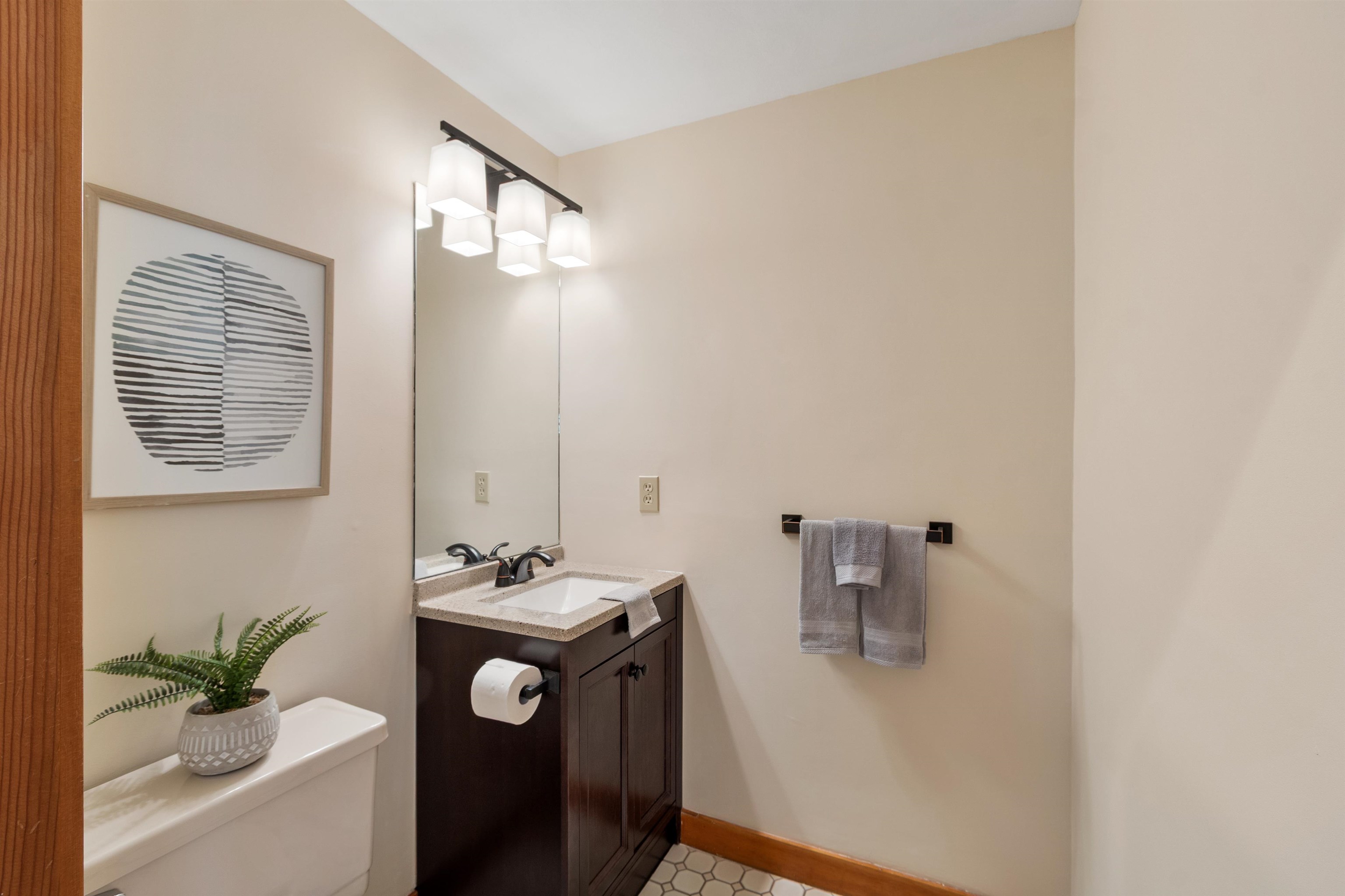 6 Weston Street Derry, NH 03038 - Photo 21 of 60