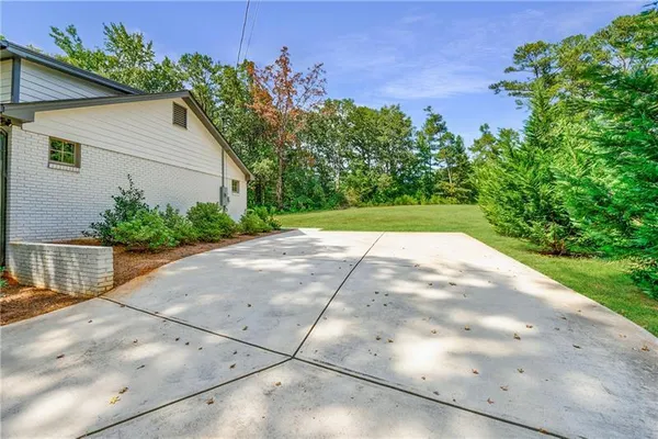 $849,000 | 9585 Hutchesons Ferry Road, Palmetto, GA 30268