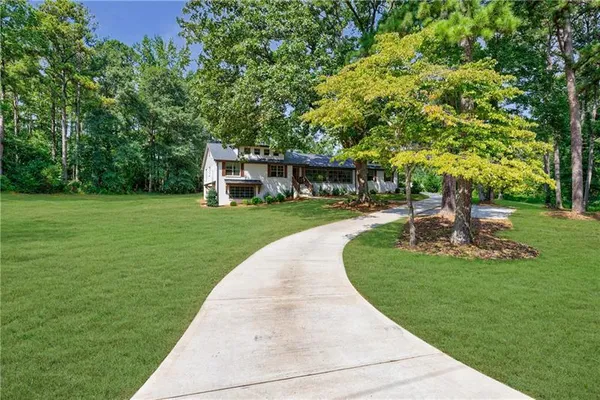 $849,000 | 9585 Hutchesons Ferry Road, Palmetto, GA 30268