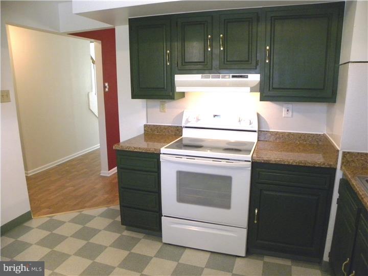 4 Colonial Way Aston, PA 19014 - Photo 3 of 18 Kitchen