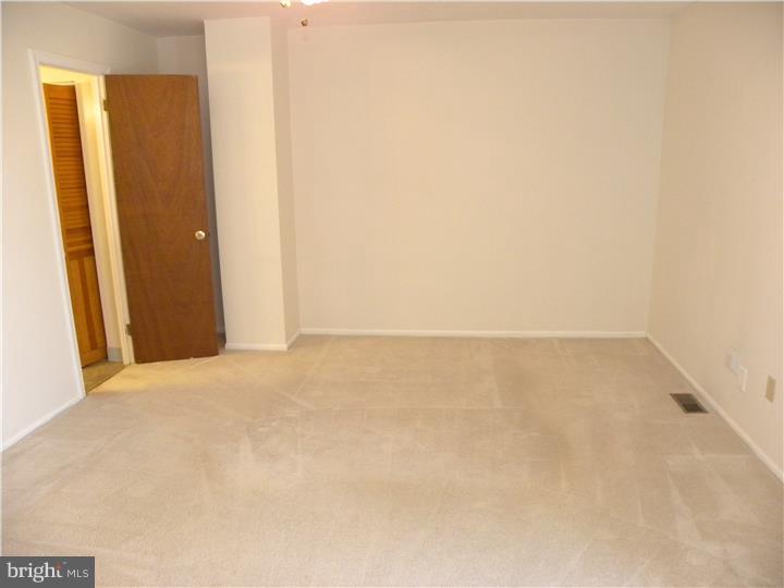 4 Colonial Way Aston, PA 19014 - Photo 10 of 18 Master Bedroom
