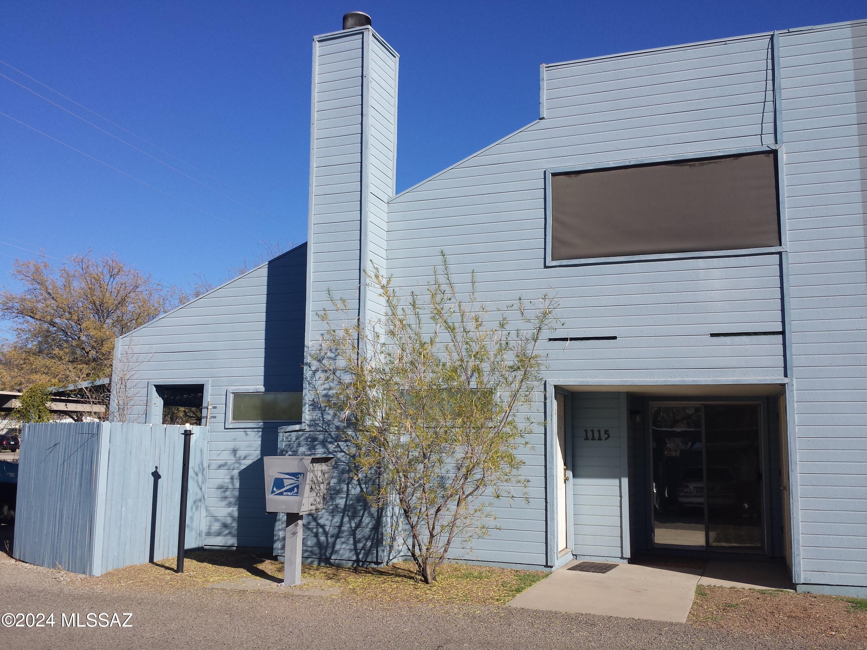 1115 West Roger Road Tucson, AZ 85705 - Photo 1 of 17