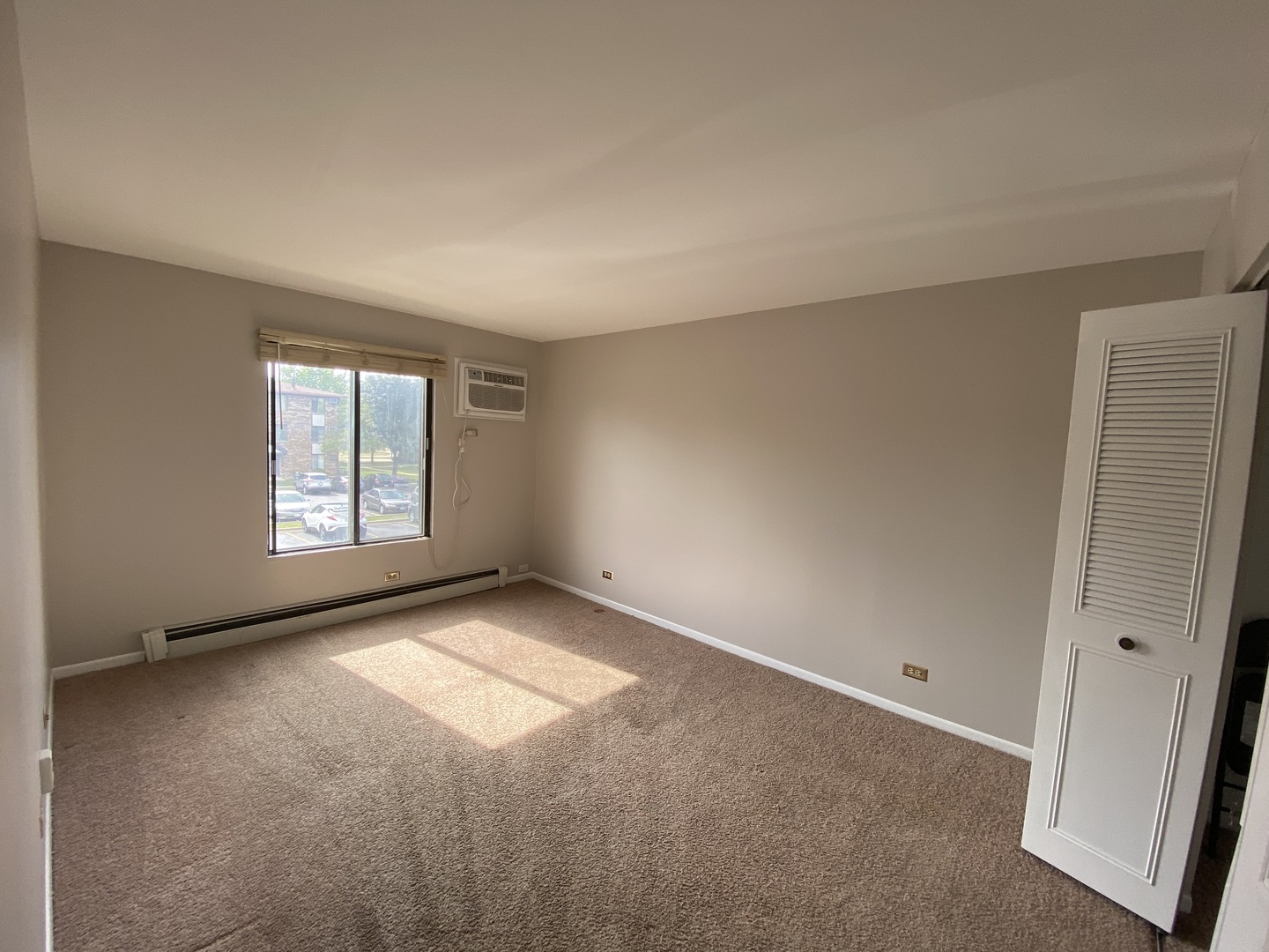 125 North Gregory Street, Unit 10 Aurora, IL 60504 - Photo 8 of 13