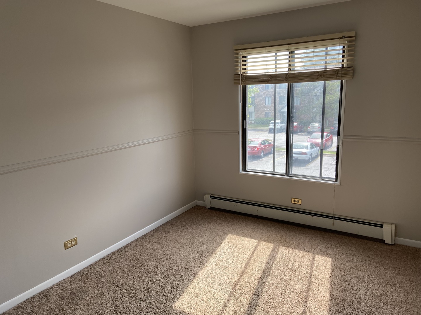 125 North Gregory Street, Unit 10 Aurora, IL 60504 - Photo 10 of 13