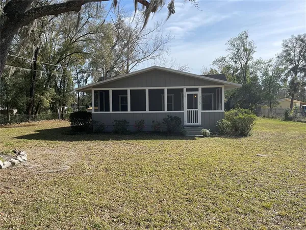 $1,280 | 21707 Southeast 67 Place, Hawthorne, FL 32640