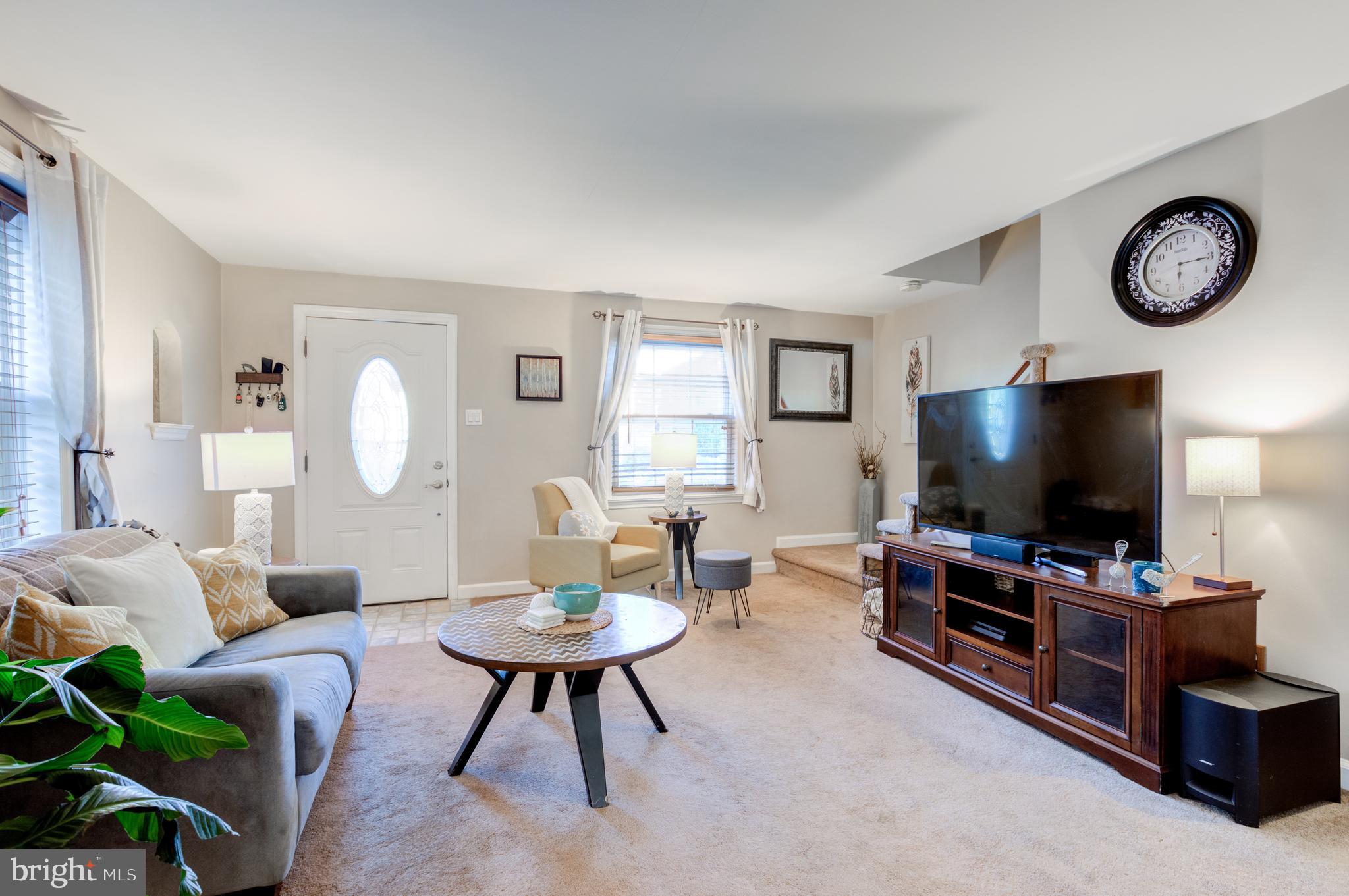 4013 Redden Road Drexel Hill, PA 19026 - Photo 11 of 46 Living Room