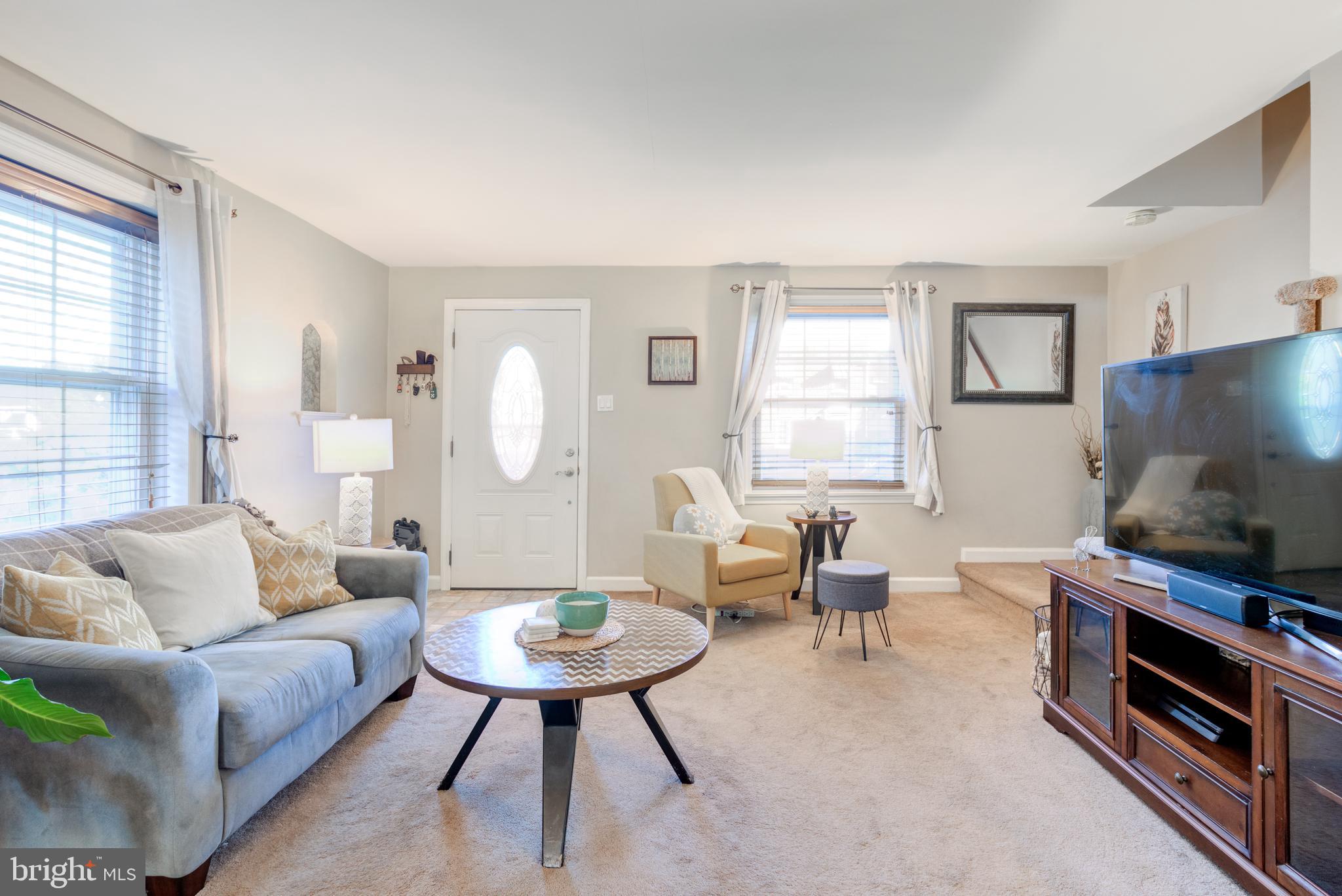 4013 Redden Road Drexel Hill, PA 19026 - Photo 12 of 46 Living Room