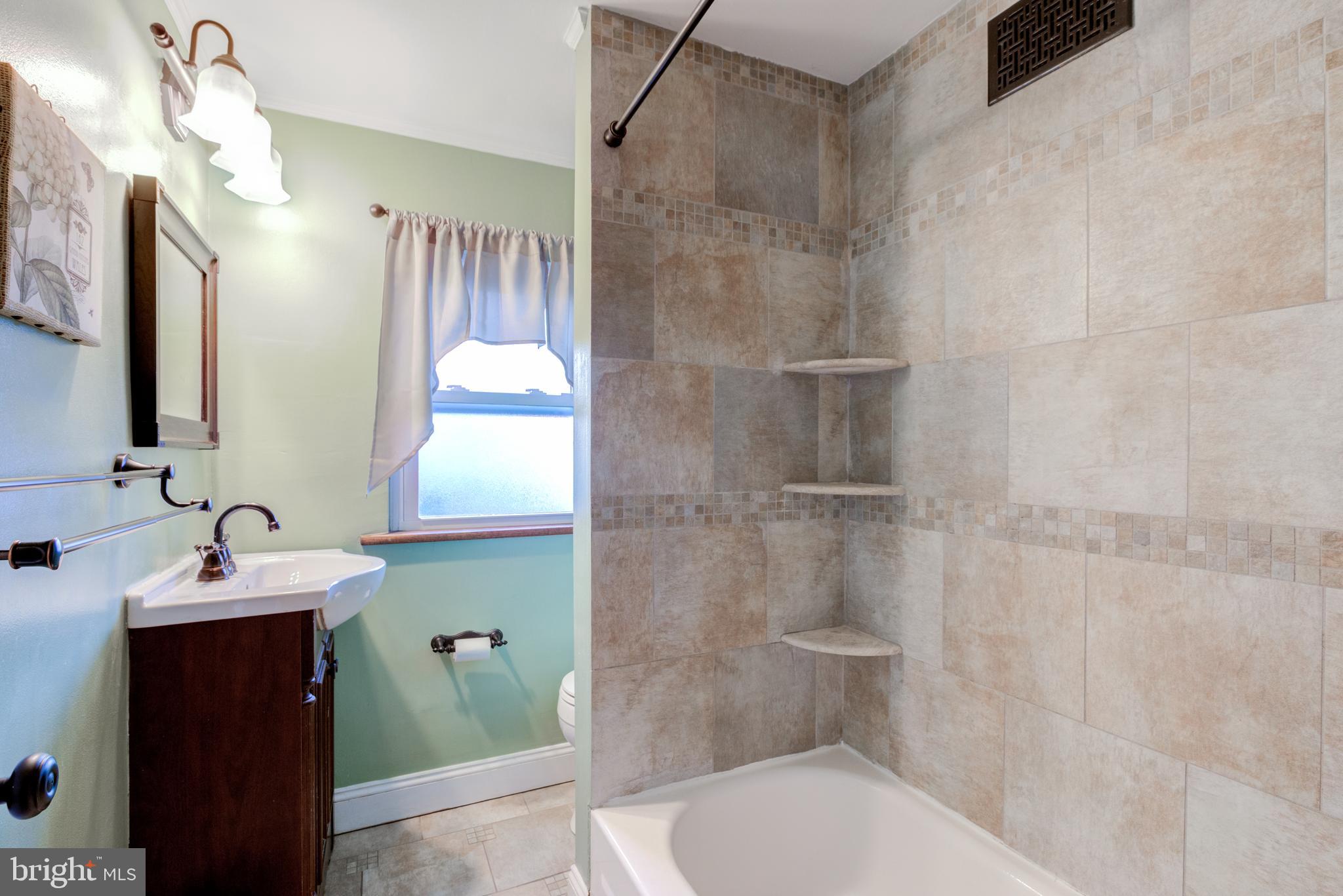 4013 Redden Road Drexel Hill, PA 19026 - Photo 30 of 46 Full Bathroom