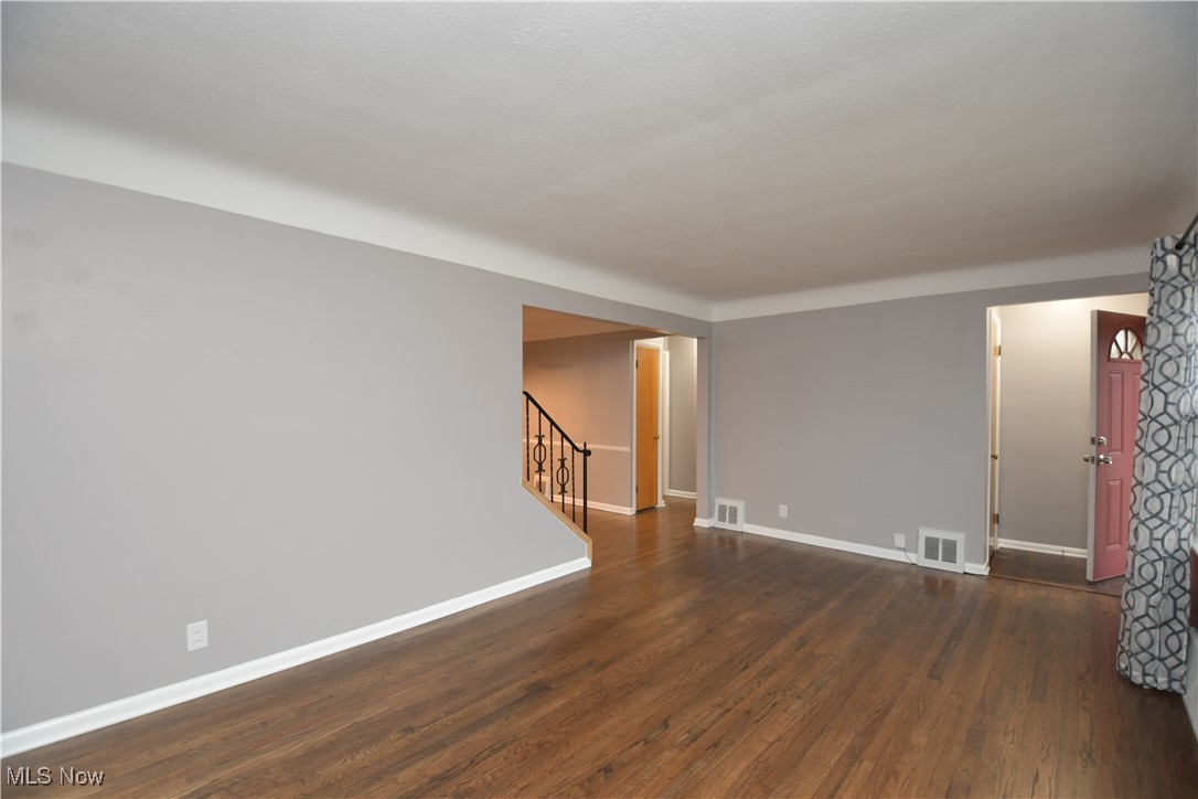 30409 Barjode Road Willowick, OH 44095 - Photo 5 of 34
