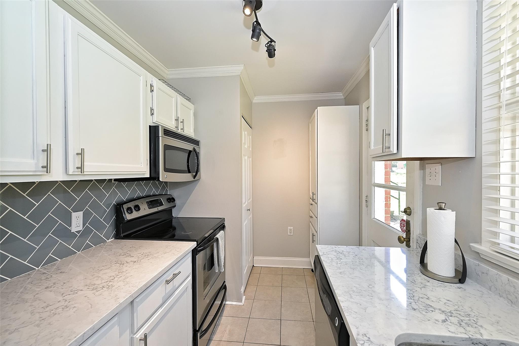 4302 Randolph Road Charlotte, NC 28211 - Photo 12 of 21 Gallery Image 12