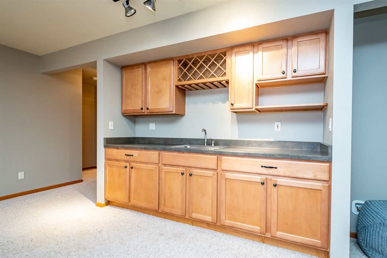 6025 Winslow Road Marion, IA 52302 - Photo 25 of 34 Gallery Image 25