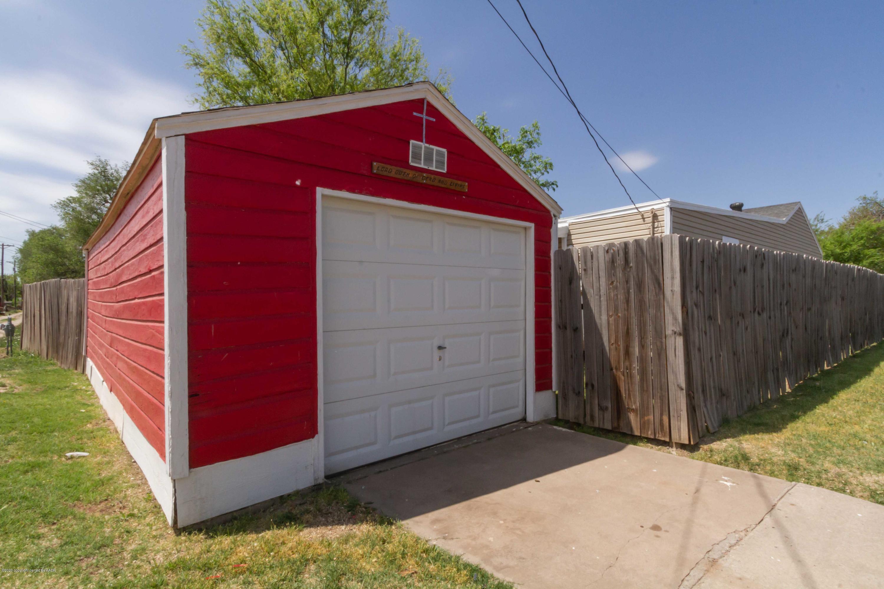 4201 Gables Street Amarillo, TX 79110 - Photo 22 of 32 GARAGE
