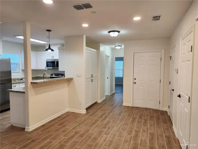 $1,100 | 316 East Champion Street, Edinburg, TX 78539