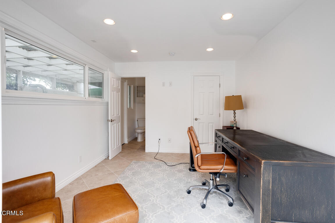 4900 Crown Avenue La Canada Flintridge, CA 91011 - Photo 37 of 41 a workspace with furniture and a window