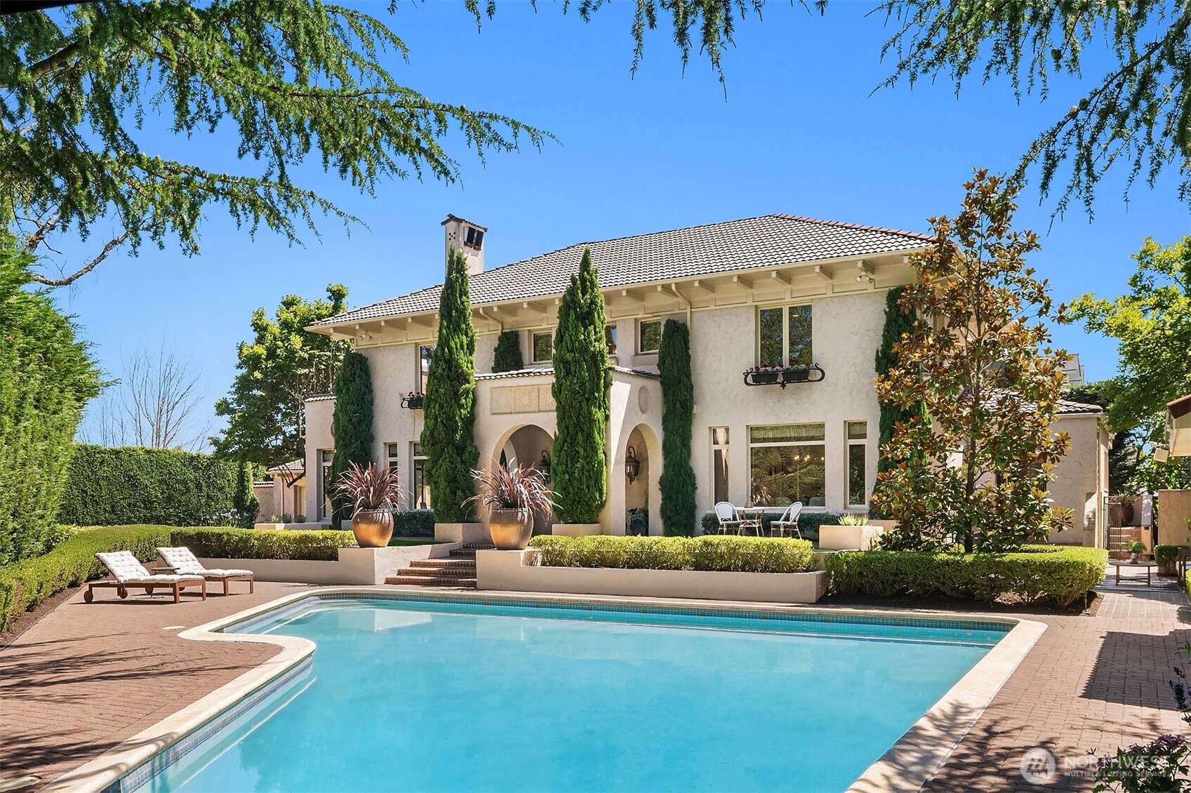 3103 Mt Rainier Dr South  