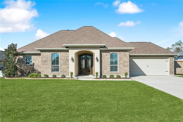 $405,000 | 108 Edna Drive, Des Allemands, LA 70030