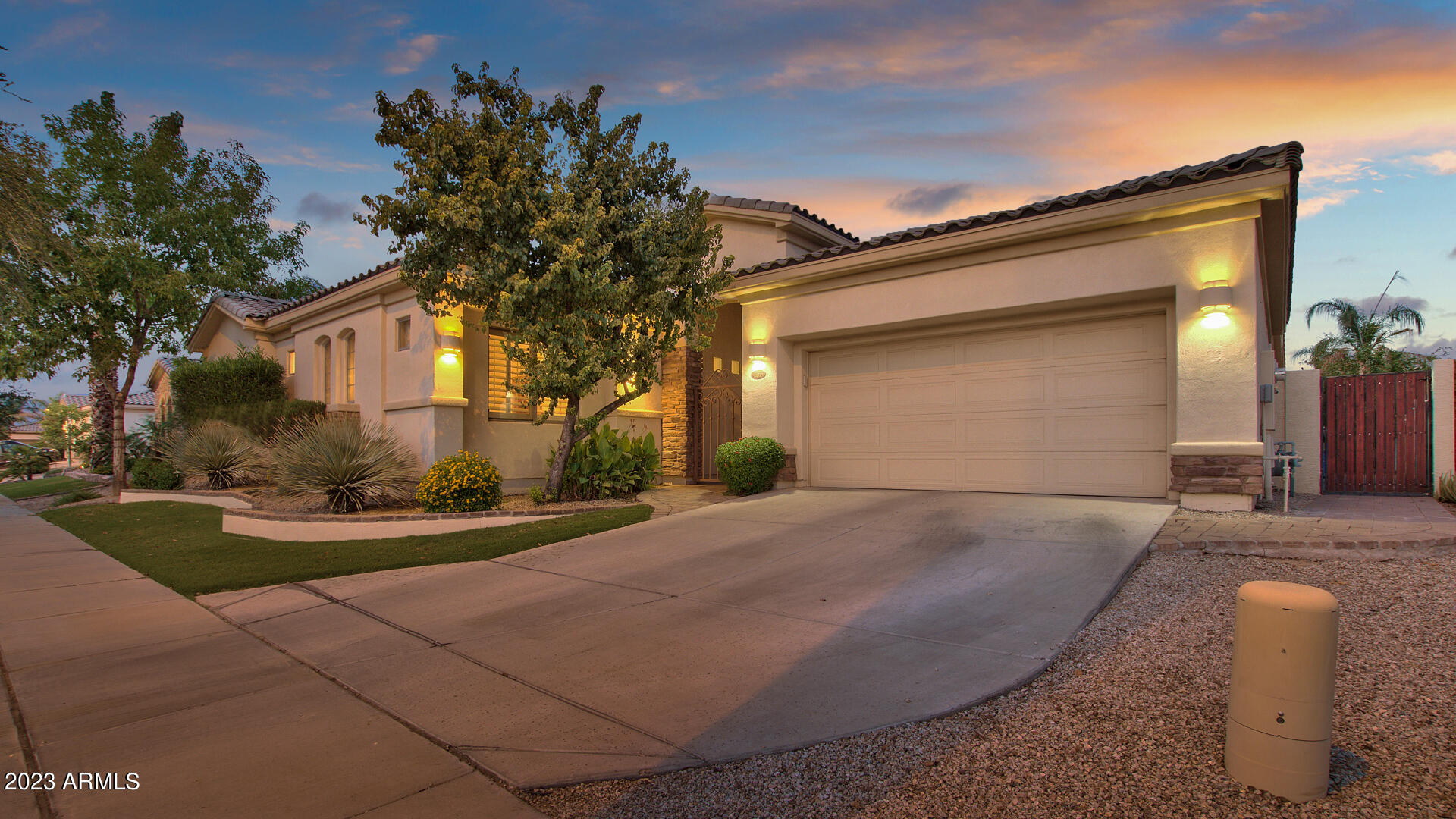 4633 South Ranger Court Gilbert, AZ 85297 - Photo 3 of 60 03